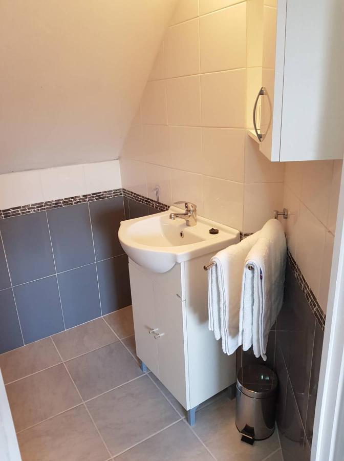 Airport16 Bed & Breakfast 3*