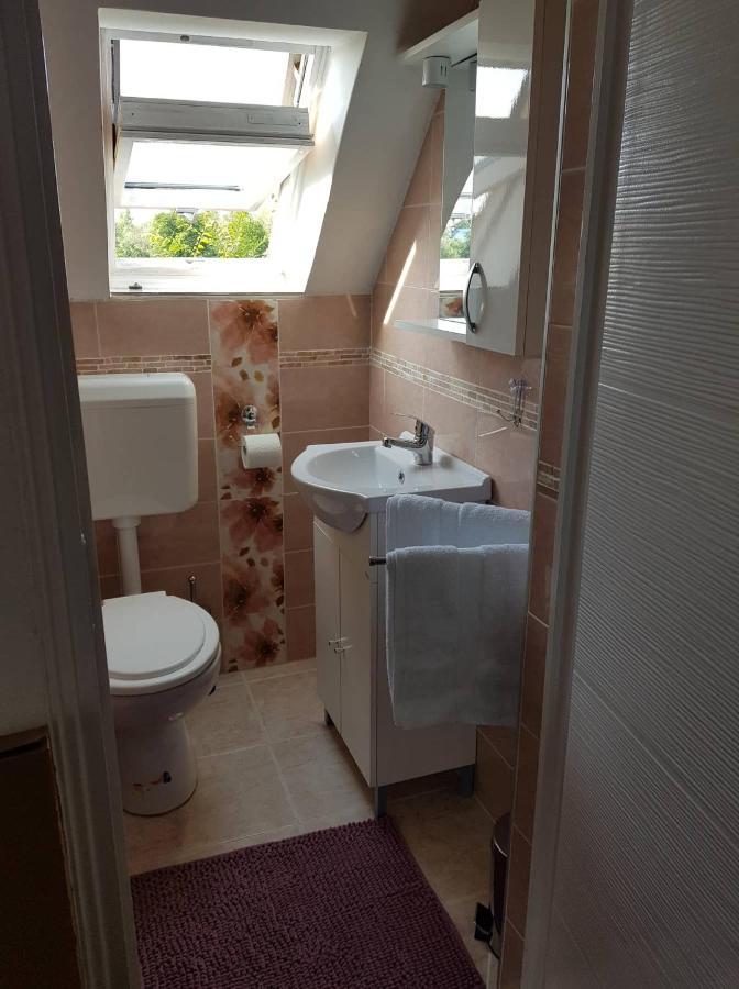 Airport16 Bed & Breakfast 3*